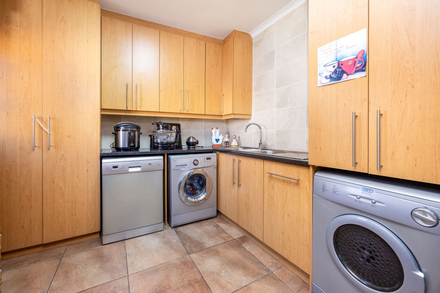 5 Bedroom Property for Sale in Sonstraal Western Cape